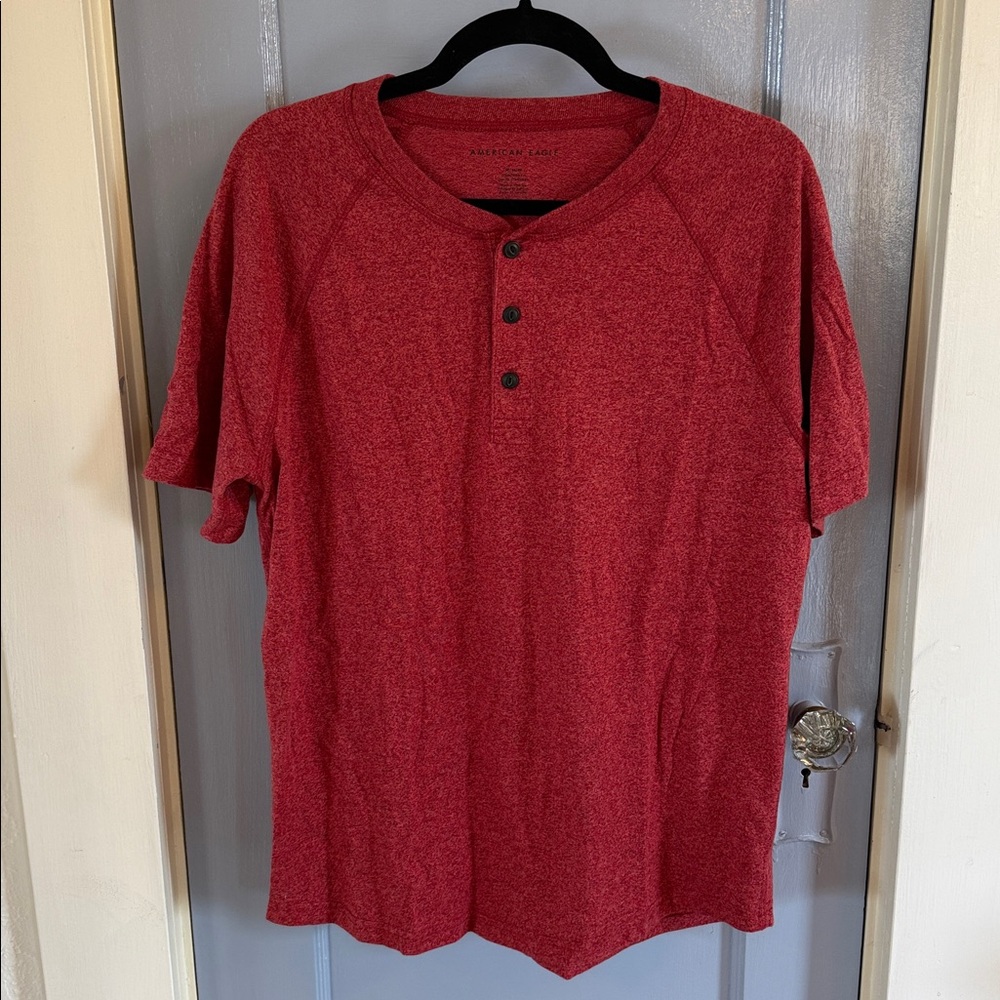 American Eagle Standard Fit. Size M.